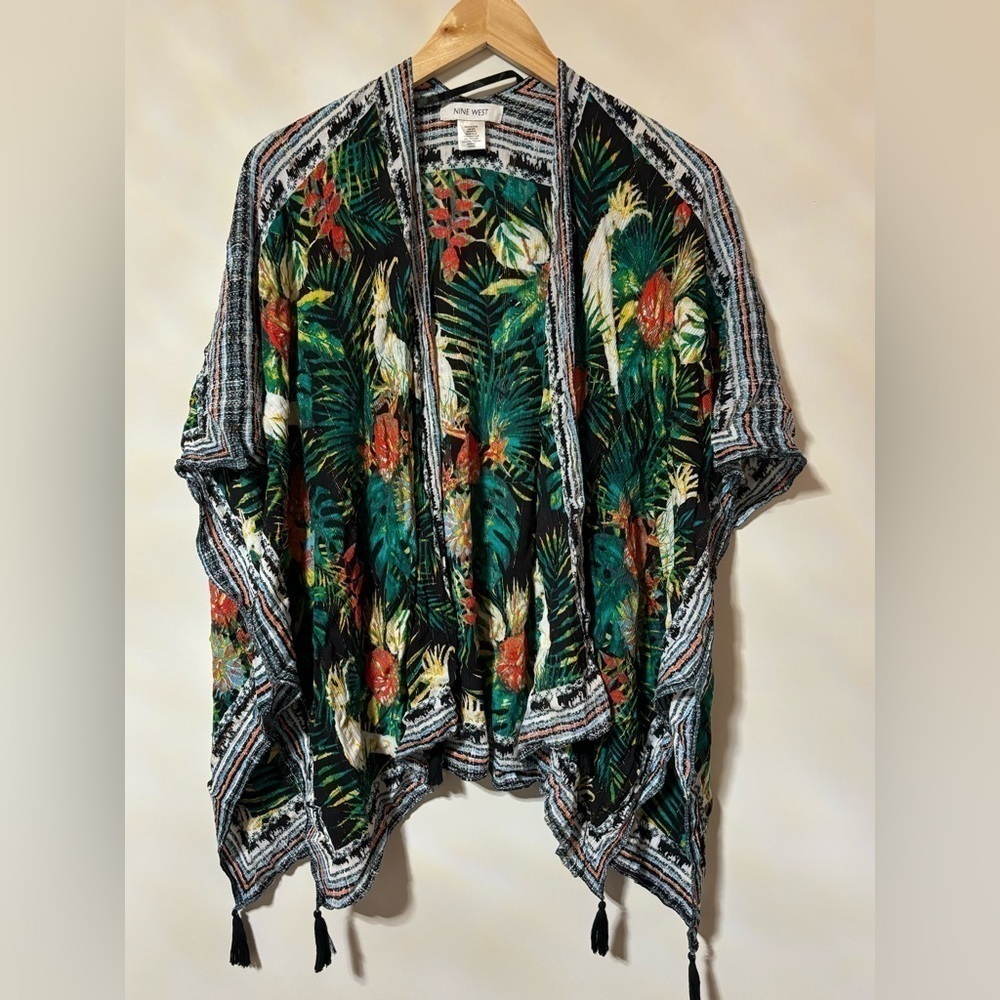 Nine West- Floral Coverup